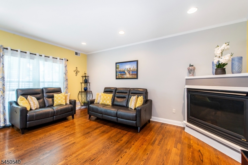 1080 Quigley Ct