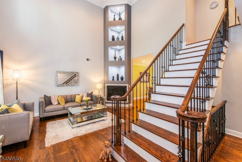 1080 Quigley Ct