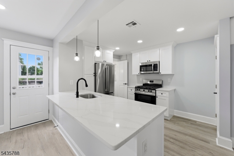 11 Jean Ct