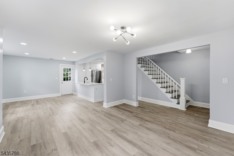11 Jean Ct