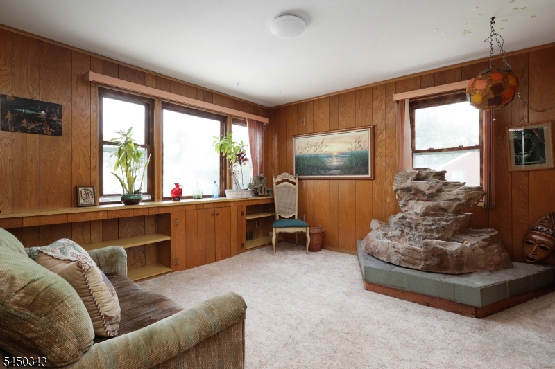 351 Fernwood Ter