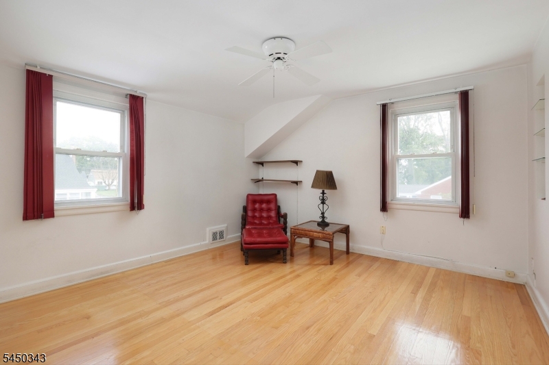 351 Fernwood Ter