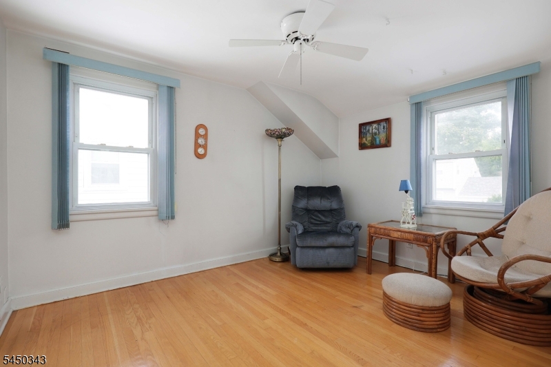351 Fernwood Ter