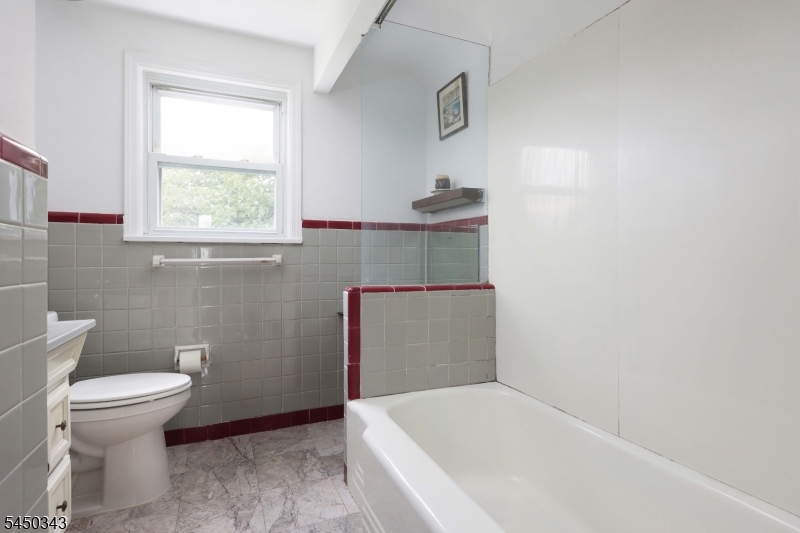 351 Fernwood Ter