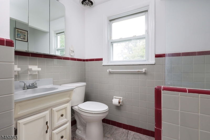 351 Fernwood Ter