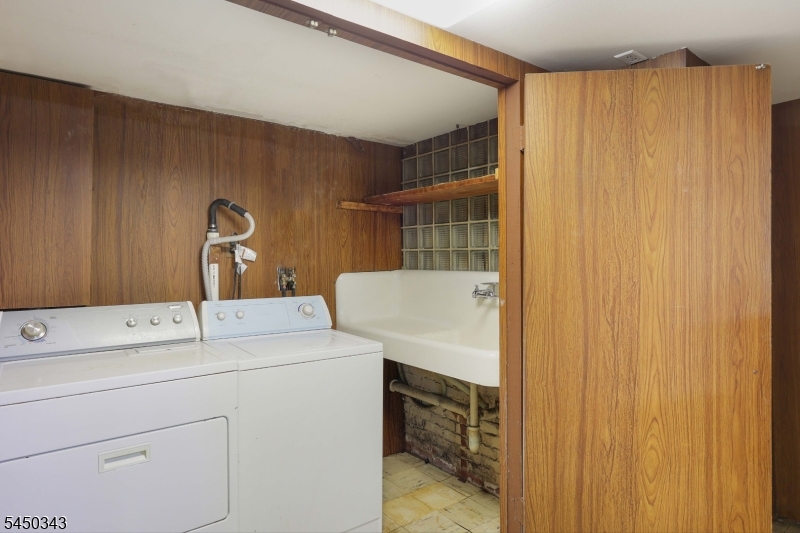351 Fernwood Ter