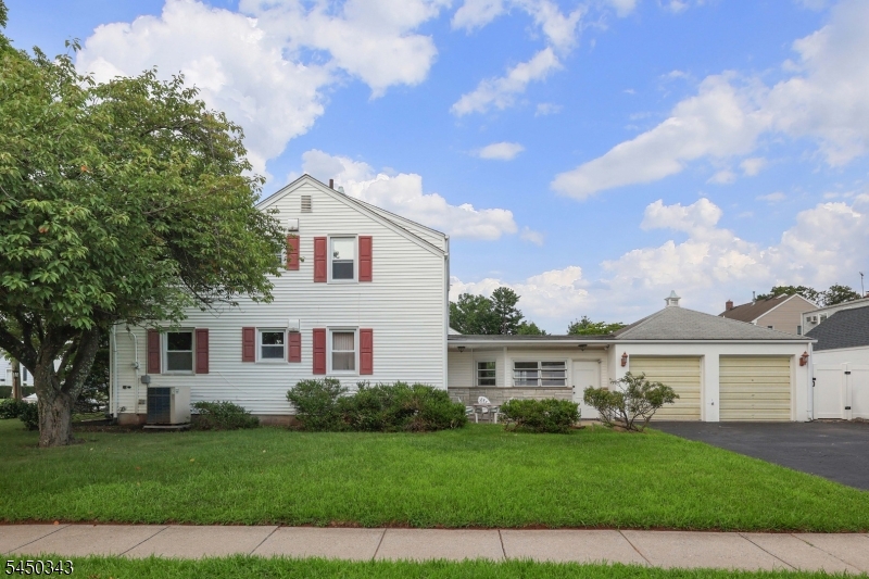 351 Fernwood Ter
