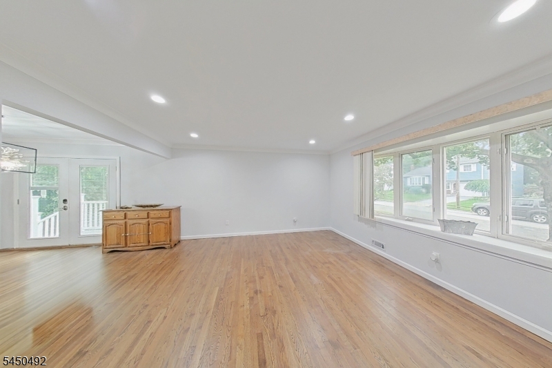 56 Eaton Pl