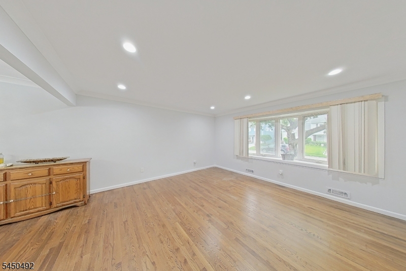 56 Eaton Pl