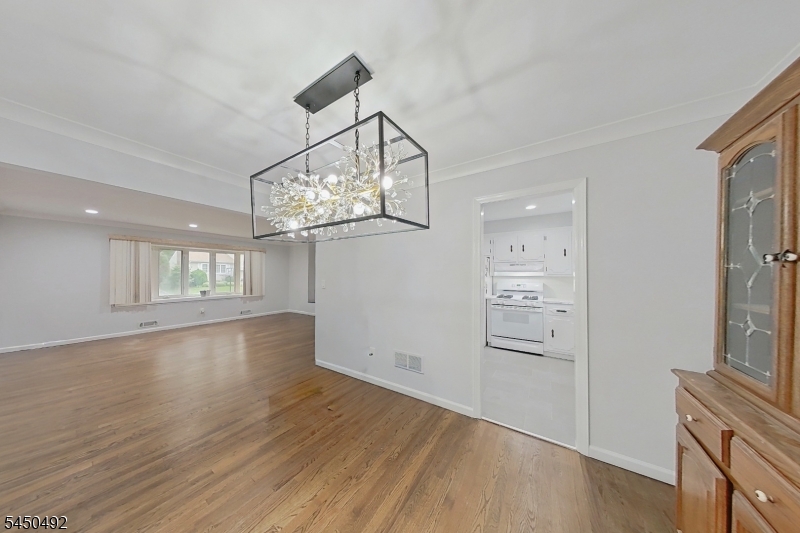 56 Eaton Pl