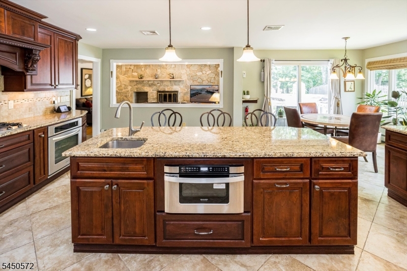 97 Poplar Dr
