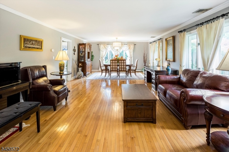 97 Poplar Dr