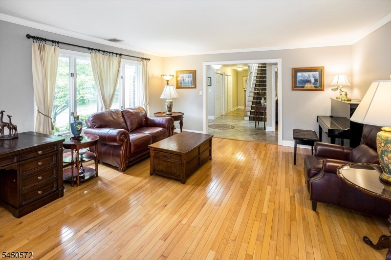 97 Poplar Dr