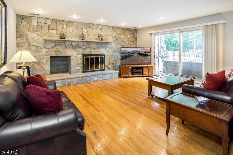 97 Poplar Dr