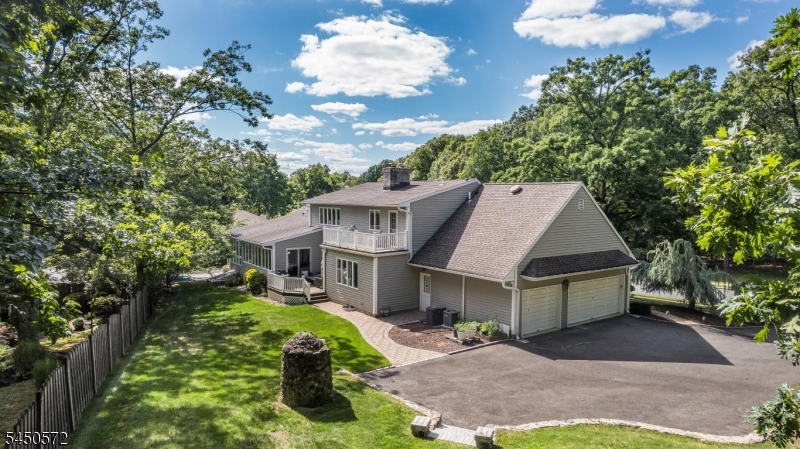 97 Poplar Dr