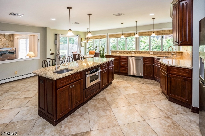 97 Poplar Dr