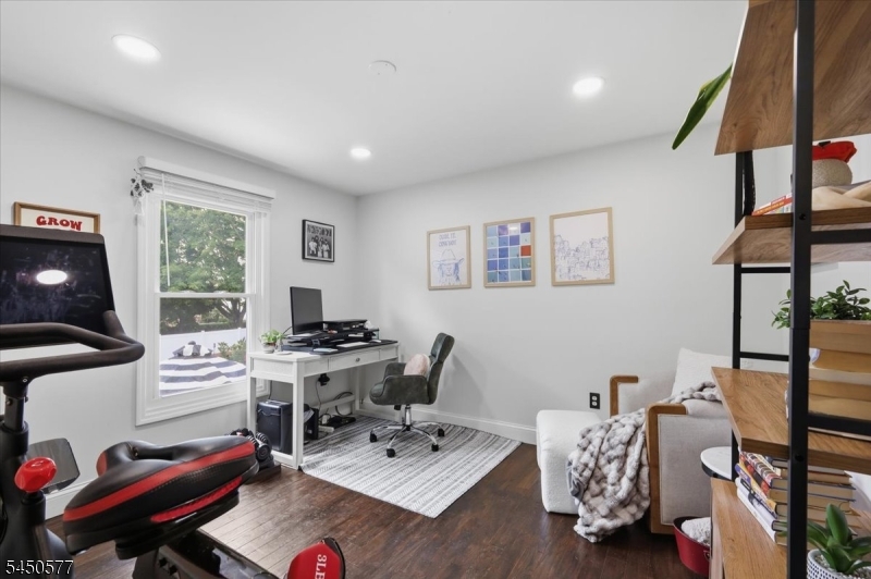 17 Weston St