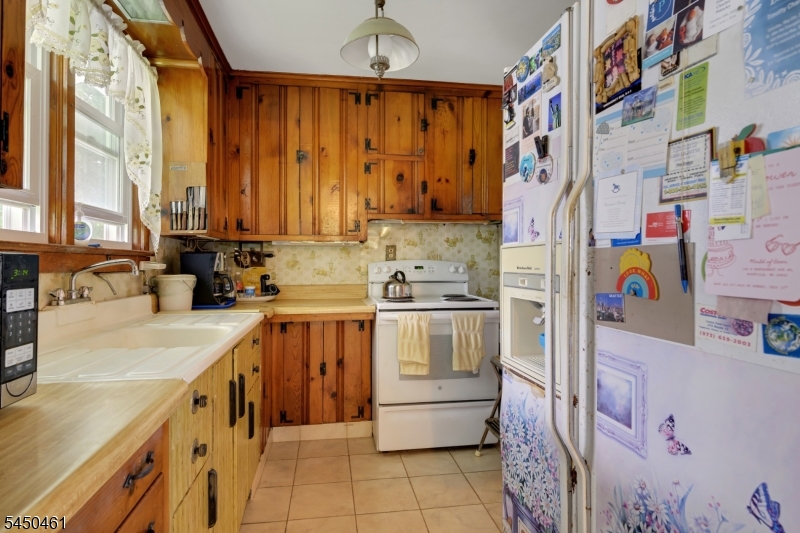 17 Bassett Ave