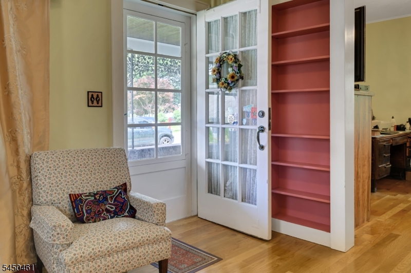 17 Bassett Ave