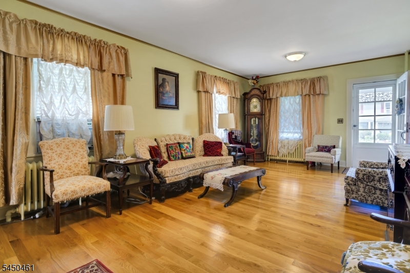 17 Bassett Ave