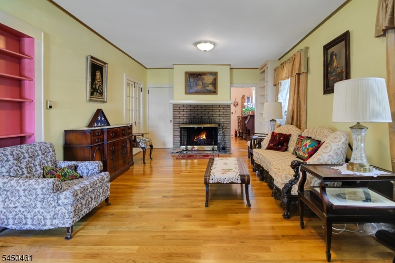 17 Bassett Ave