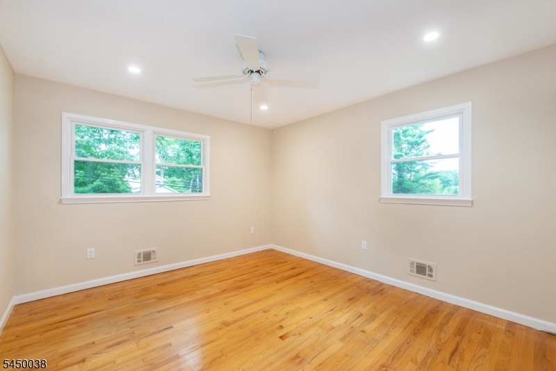11 Southview Rd