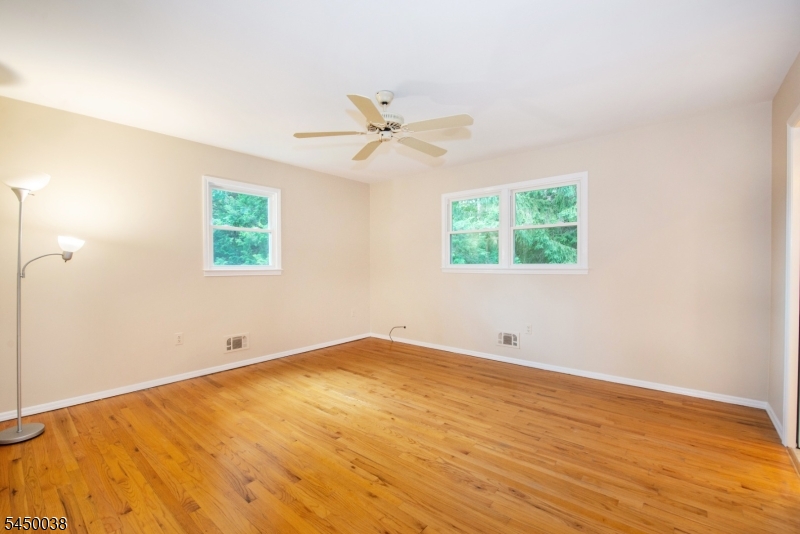 11 Southview Rd