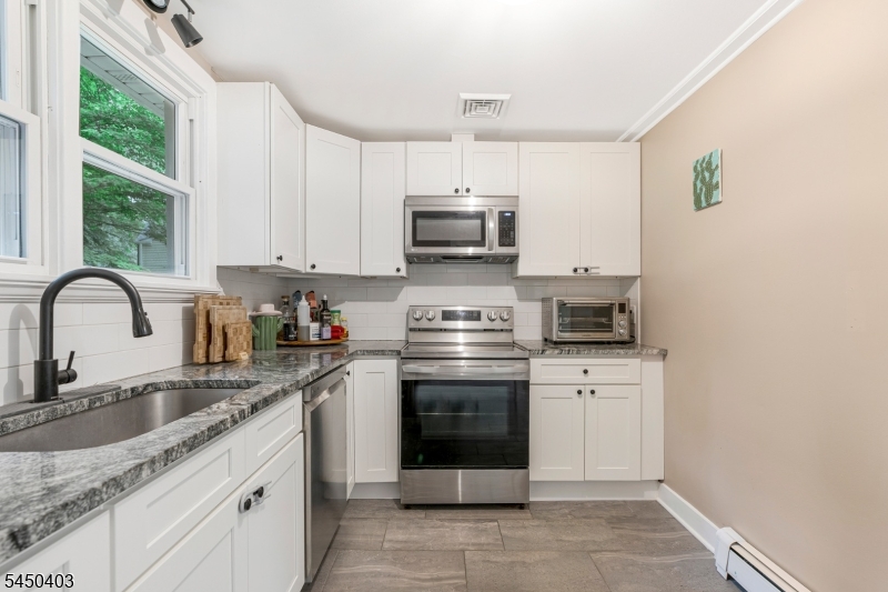 22 E Main St