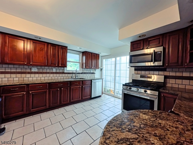 621 Palisade Rd