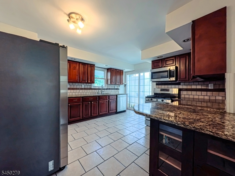 621 Palisade Rd