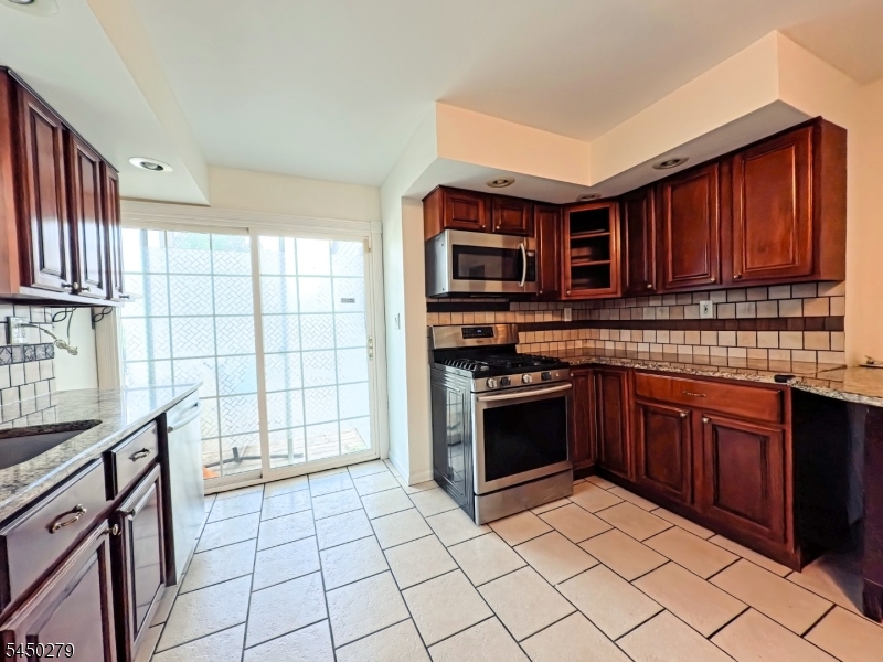 621 Palisade Rd