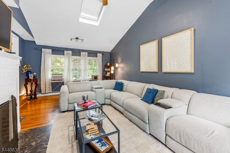 72 Weldon Rd
