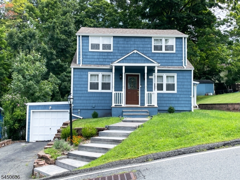 129 Bell Ave