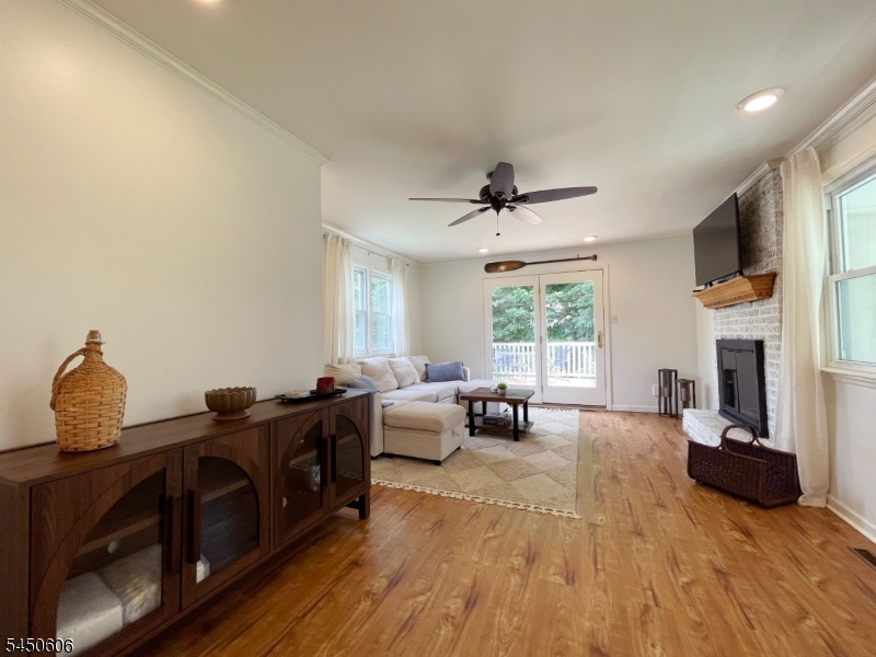 129 Bell Ave