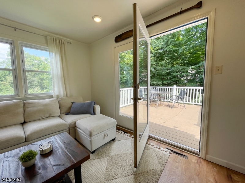 129 Bell Ave