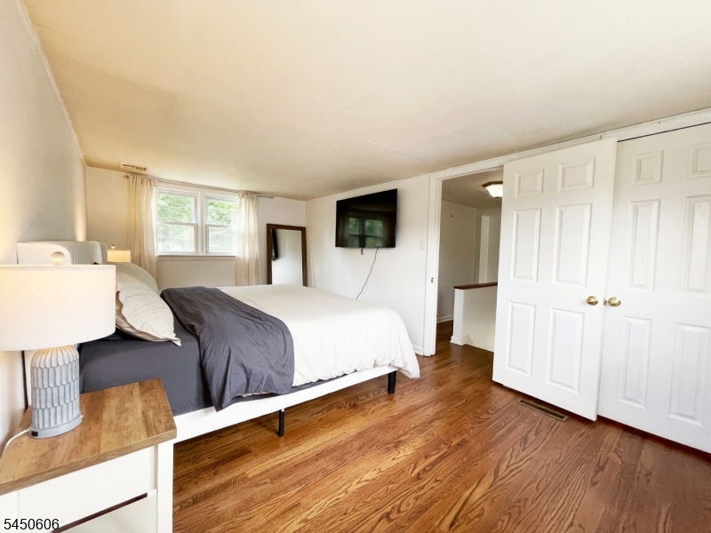 129 Bell Ave