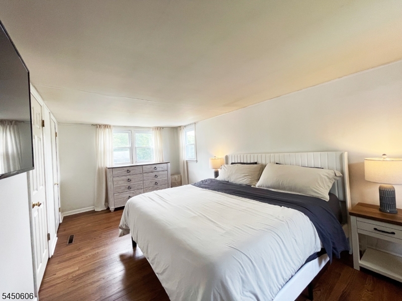 129 Bell Ave