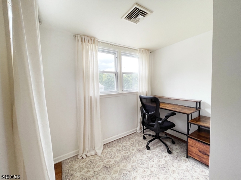 129 Bell Ave