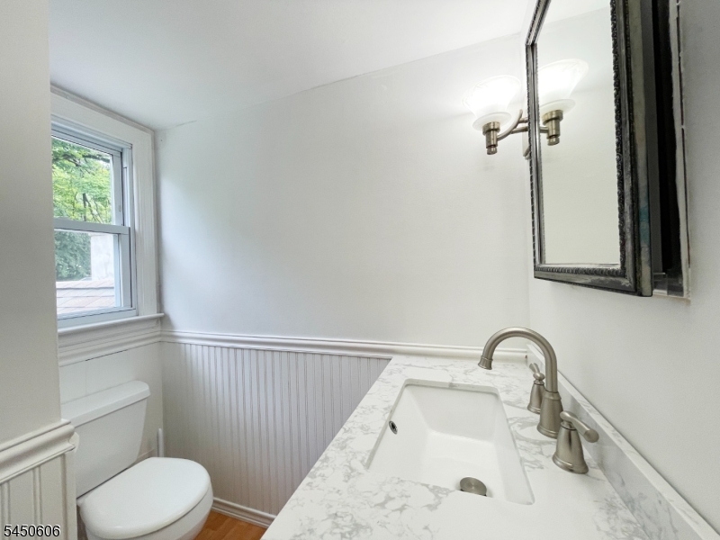 129 Bell Ave