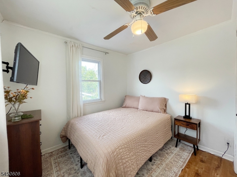 129 Bell Ave
