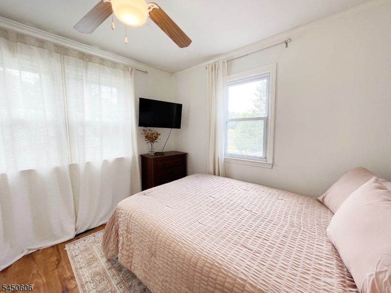 129 Bell Ave