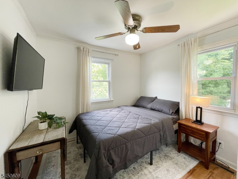129 Bell Ave