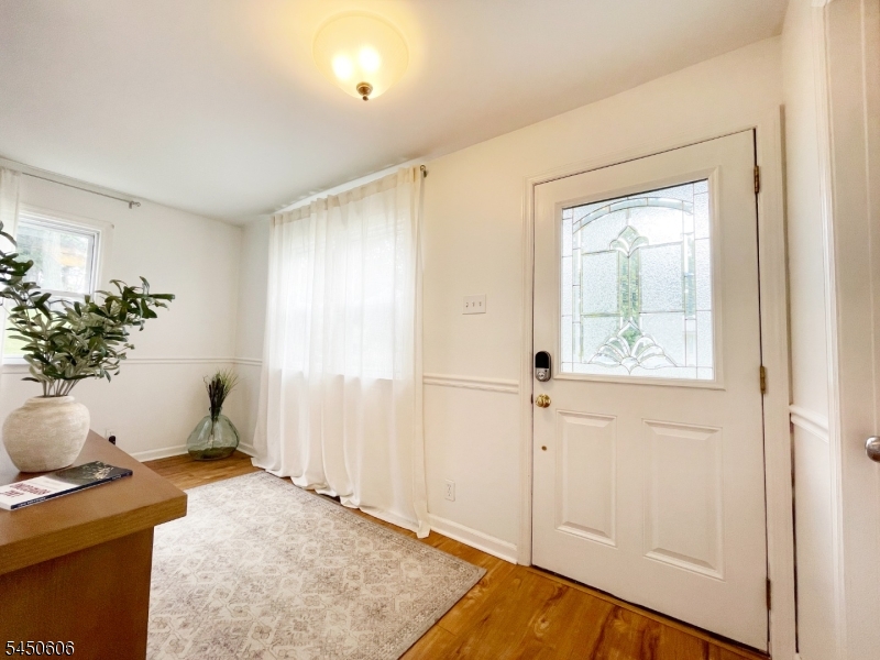 129 Bell Ave