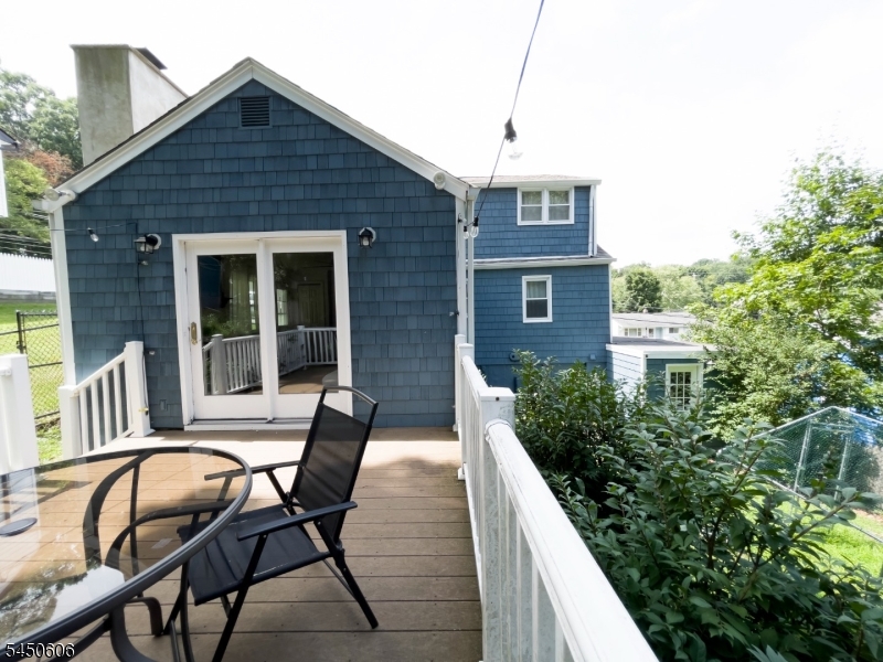 129 Bell Ave