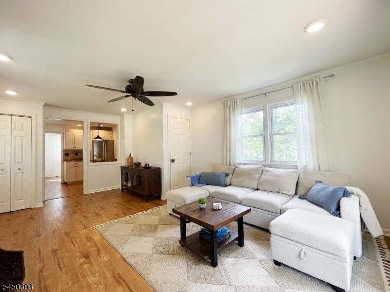 129 Bell Ave