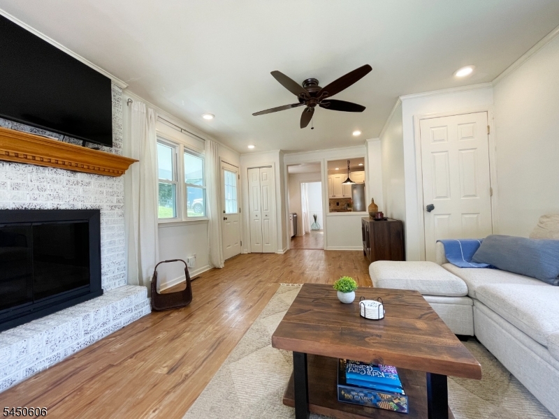 129 Bell Ave