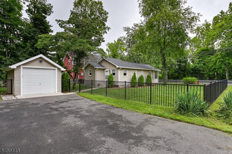 87 Doty Rd