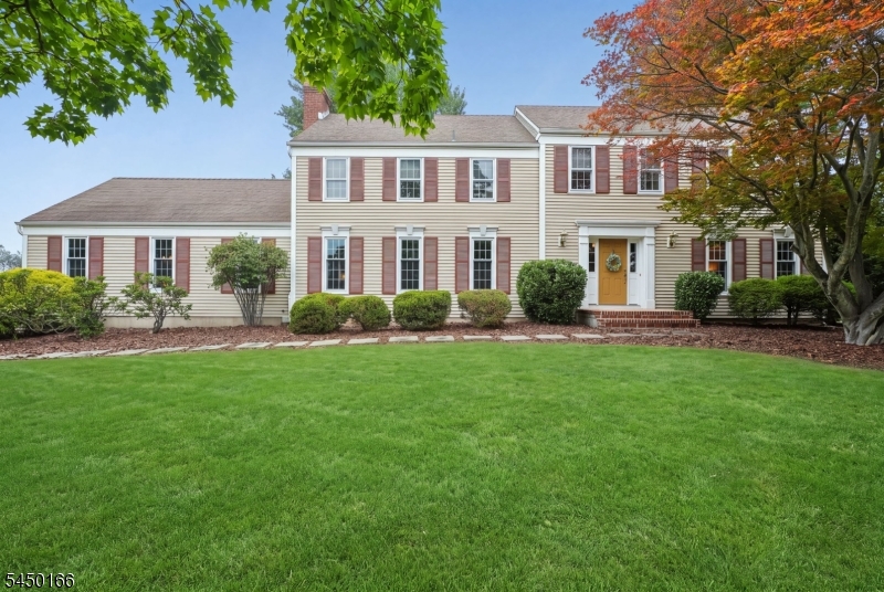 10 Sunnyfield Dr