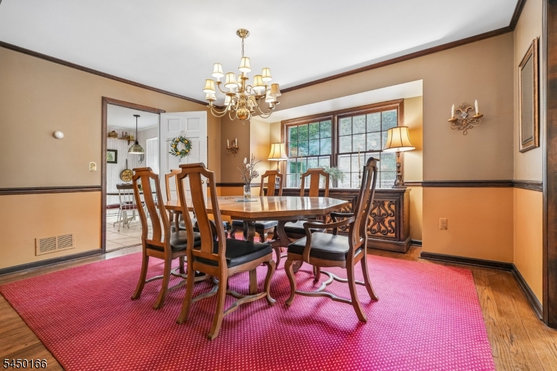 10 Sunnyfield Dr
