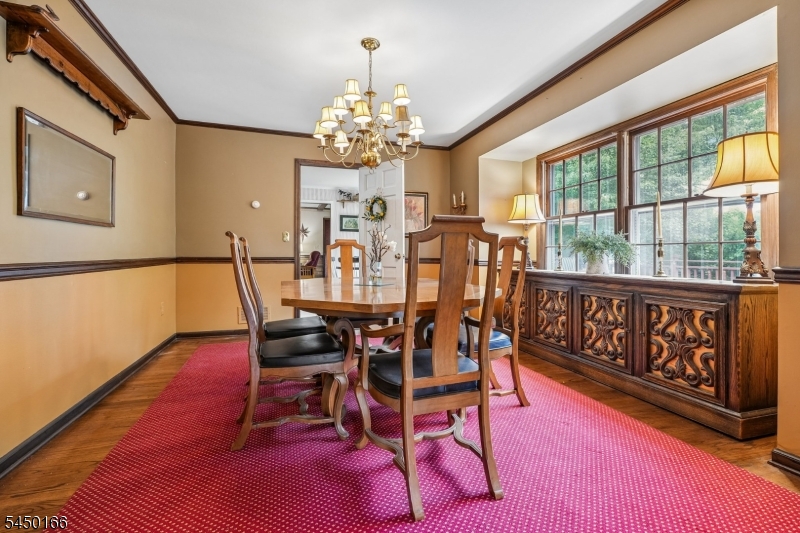 10 Sunnyfield Dr
